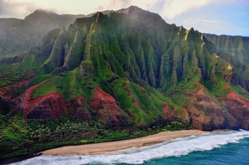 hawai-mountain.jpg