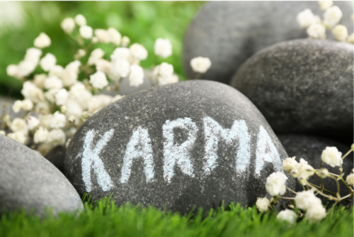 kamen_s_napisom_karma.png